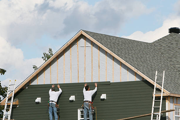 Professional Emergency Siding Repair technician working in Horse Shoe, NC